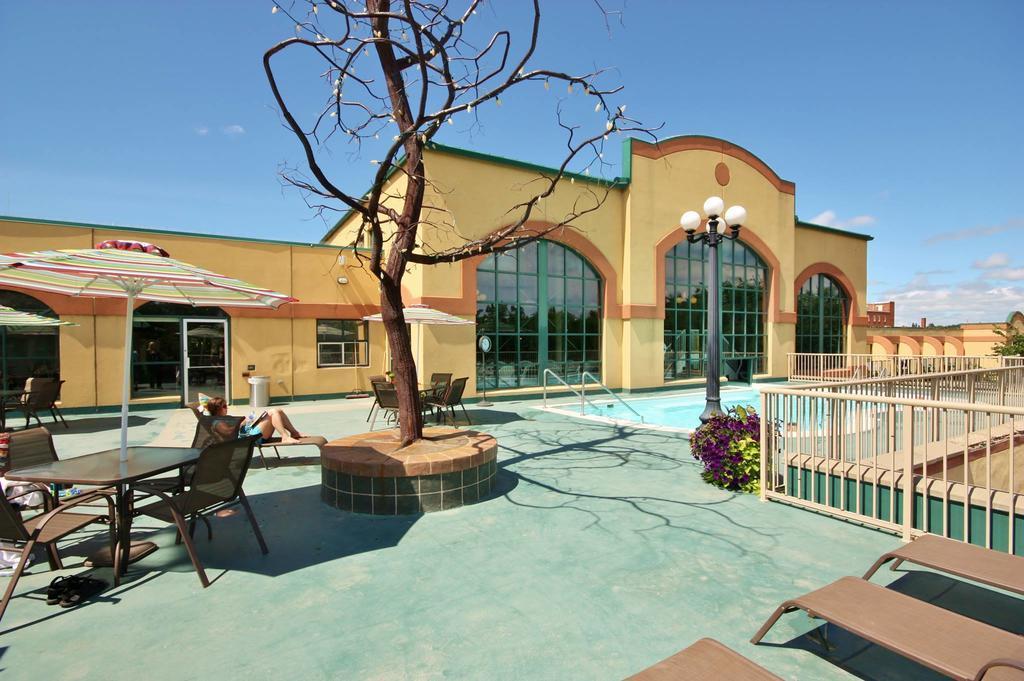 Temple Gardens Hotel & Spa Moose Jaw Exterior foto